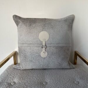 KRAVET Grey Hair on Hide throw pillow 18x18 Brand new!